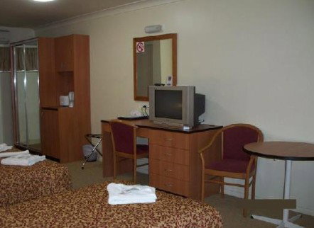 Molong Motor Inn - Tourism Cairns 2