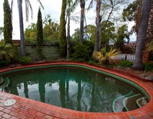 Bell Motor Inn - Tourism Cairns 1