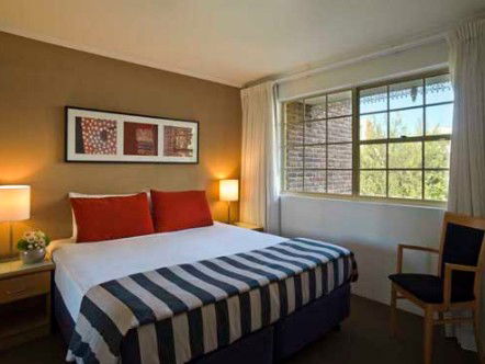 Medina Classic Canberra - Tourism Cairns 1