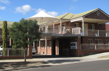 Golf Links Motel - Tourism Cairns 0