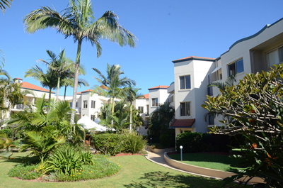 Golden Riviera Beach Resort - Tourism Cairns 7