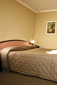 Best Western Mahoneys Motor Inn - Tourism Cairns 0