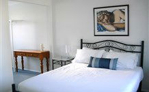 The White House Apartment - Tourism Cairns 6