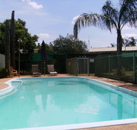 Parkes Overnighter Caravan Park - Tourism Cairns