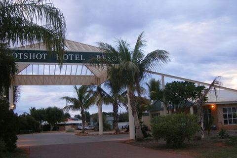 Exmouth YHA - Tourism Cairns 7