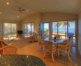 Rollingstone Beach Front Resort - Tourism Cairns 3