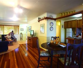 Buderim Cottages - Tourism Cairns 2