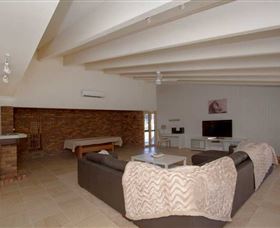 Kellarni Downs Farmstay-Scenic Rim - Tourism Cairns 1