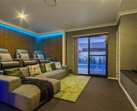 Aqua Palms At Vogue Holiday Homes - Tourism Cairns 2