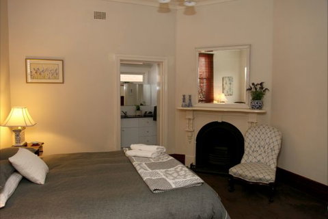 Apartments On-The-Park: The Studio - Tourism Cairns 2