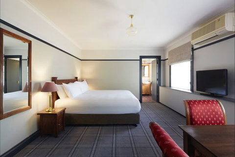 Brassey Hotel - Tourism Cairns 8