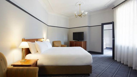 Brassey Hotel - Tourism Cairns 0