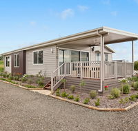 The Lake House Rothbury - Tourism Cairns