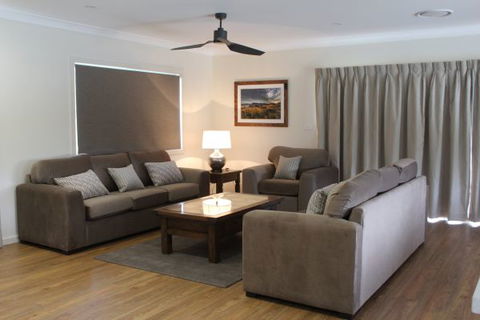 Yellowbox Cottage - Tourism Cairns 1