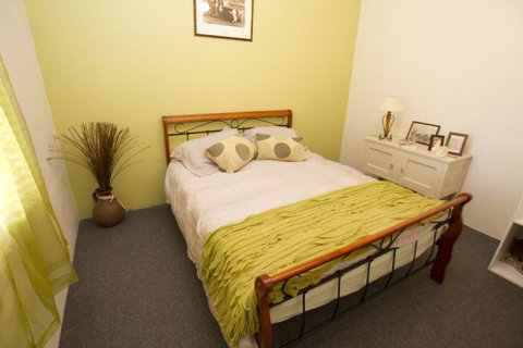 Anderl's Beach Cottage - Tourism Cairns 3