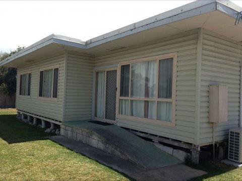 Fensom's Holiday Home - Tourism Cairns 6