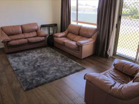 Fensom's Holiday Home - Tourism Cairns 7