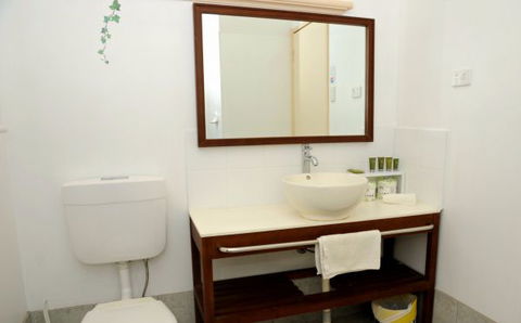 Kimberley Croc Motel - Tourism Cairns 3