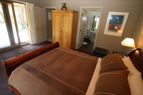 Mirkwood Forest Self-Contained Spa Cottages - Tourism Cairns 3