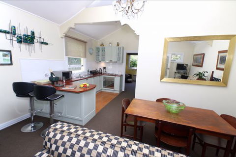 Mirkwood Forest Self-Contained Spa Cottages - Tourism Cairns 7