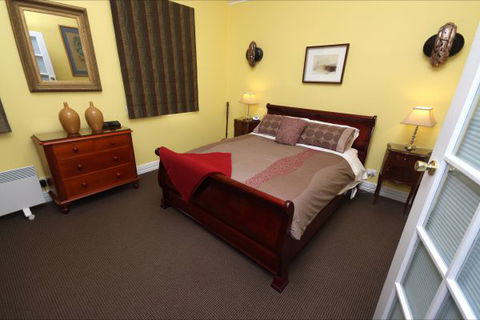 Mirkwood Forest Self-Contained Spa Cottages - Tourism Cairns 8