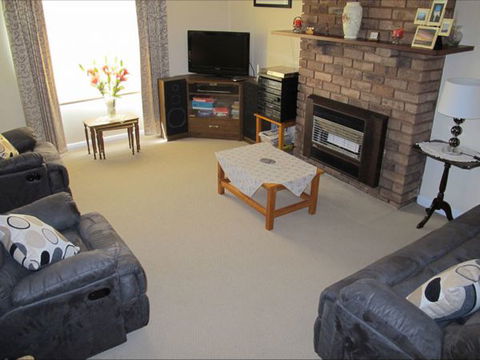 Fensom's Holiday Home - Tourism Cairns 16