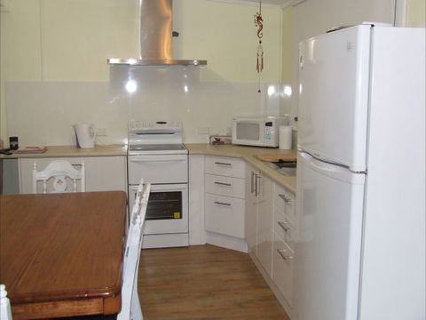 Fensom's Holiday Home - Tourism Cairns 19
