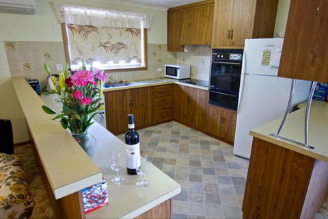Fensom's Holiday Home - Tourism Cairns 24