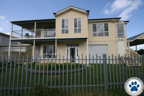 LJ Hooker Goolwa Holiday Rentals - 42 Underwood Avenue, Goolwa Beach - Tourism Cairns 4