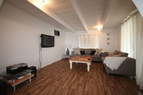 LJ Hooker Goolwa Holiday Rentals - 42 Underwood Avenue, Goolwa Beach - Tourism Cairns 10