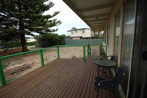 LJ Hooker Goolwa Holiday Rentals - 42 Underwood Avenue, Goolwa Beach - Tourism Cairns 15