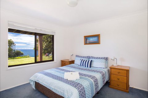 Seacliff Mollymook - Tourism Cairns 9