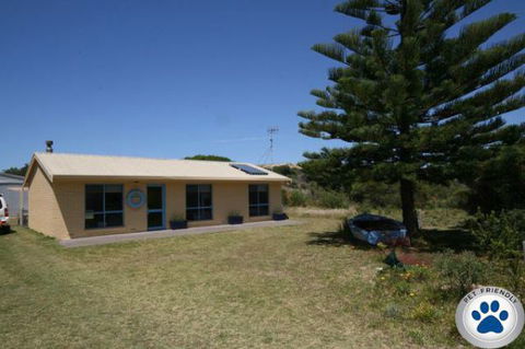LJ Hooker Goolwa Holiday Rentals - 15 Eaton Avenue, Goolwa Beach - Tourism Cairns 0