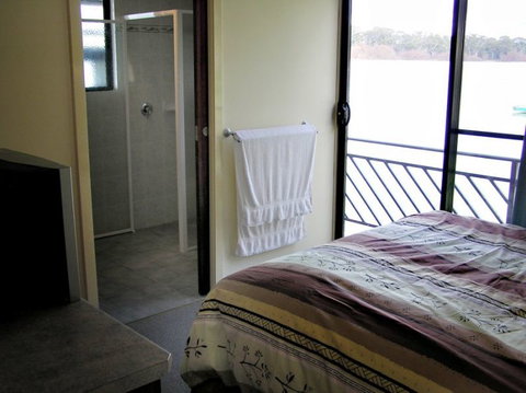 Takeme2 Houseboat - Tourism Cairns 3