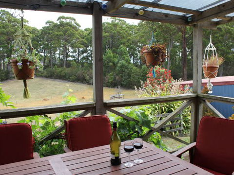 Eagle's Roost Farmstay B&B - Tourism Cairns 3