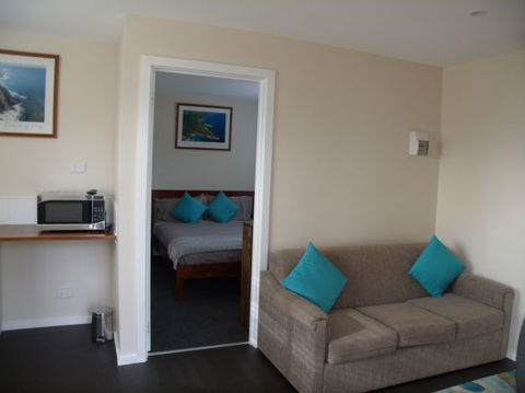 Lake Colac Caravan Park - Tourism Cairns 7