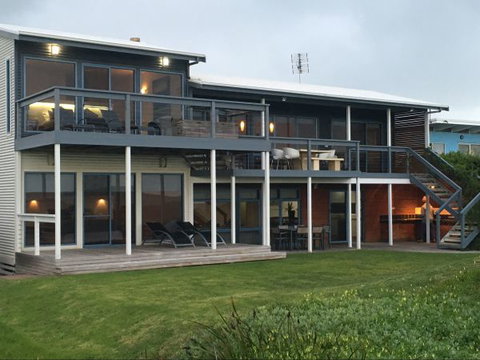 The Shore -Beachfront Accommodation - Tourism Cairns 6
