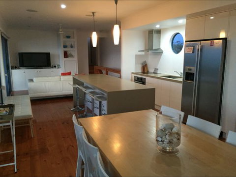 The Shore -Beachfront Accommodation - Tourism Cairns 8