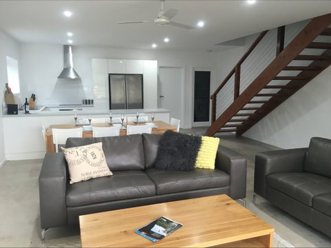 The Shore -Beachfront Accommodation - Tourism Cairns 1