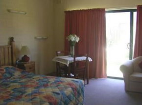 Three States Motel - Tourism Cairns 0