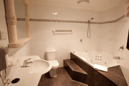 Jesmond Executive Villas - Tourism Cairns 2
