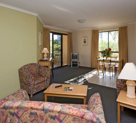 Kingston Court Serviced Apartments - Tourism Cairns 0