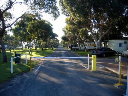 Lake Albert Caravan Park - Tourism Cairns 2