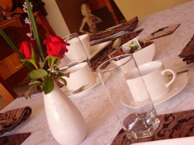 Wine & Roses Bed & Breakfast - Tourism Cairns 4