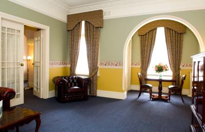 Hadley's Orient Hotel - Tourism Cairns 2