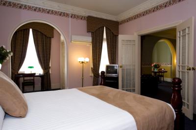 Hadley's Orient Hotel - Tourism Cairns 3