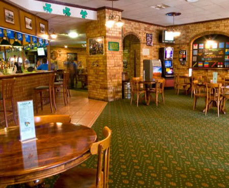 Albion Hotel - Tourism Cairns 4