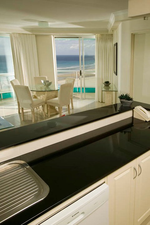 Ocean Plaza Resort - Coolangatta - Tourism Cairns 2