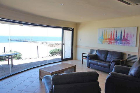 Cliff House Beachfront Villas - Tourism Cairns 2