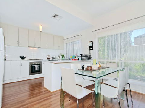 Century 21 SouthCoast: The Residence - Tourism Cairns 1